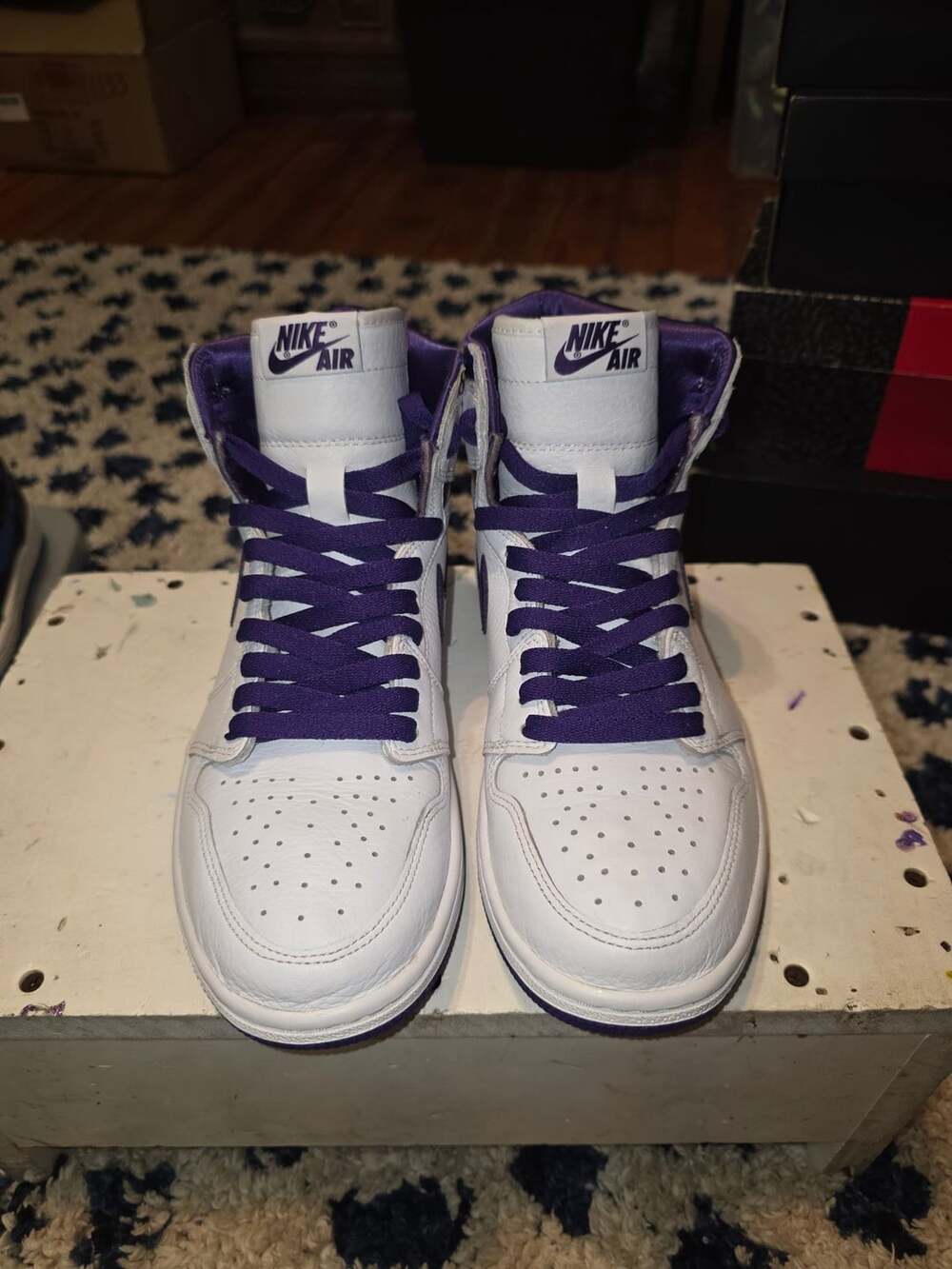 Air Jordan 1 Retro High OG "Court Purple" sneakers